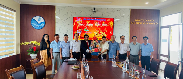 Lãnh đạo Thành phố Tuy Hòa đến thăm, tặng Quà và Chúc Tết Công ty CP Cấp thoát nước Phú Yên nhân dịp Tết Giáp Thìn 2024.