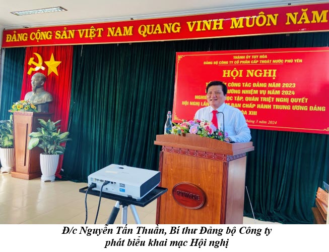 Đ/c Nguyễn Tấn Thuần, Bí thư Đảng bộ Công ty  phát biểu khai mạc Hội nghị