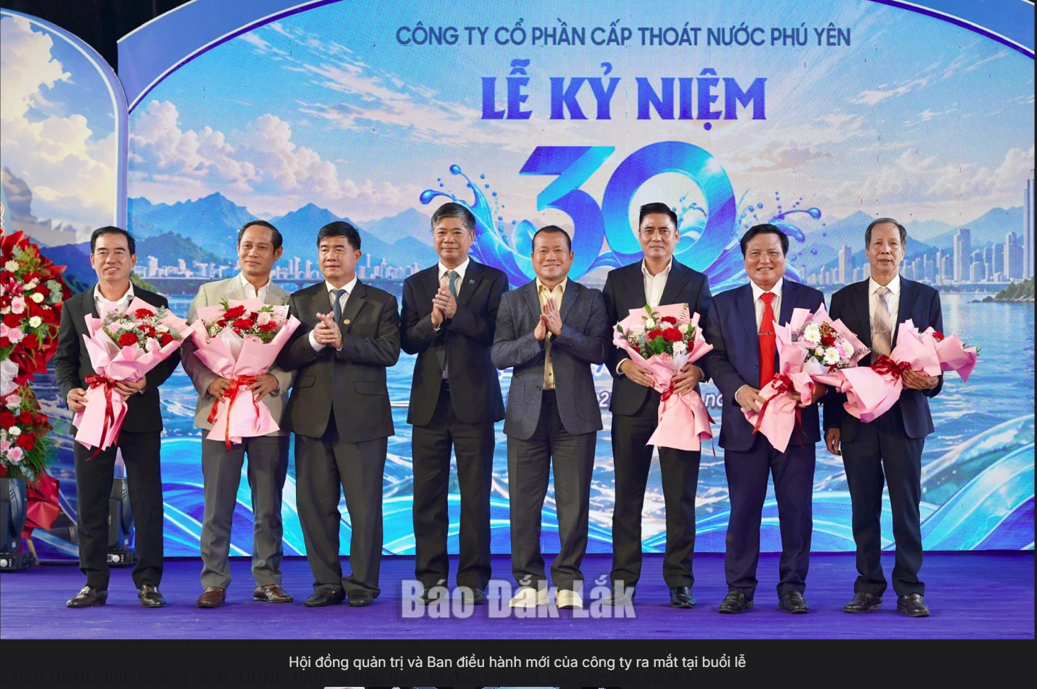 Hội đồng quản trị v&agrave; Ban điều h&agrave;nh mới của c&ocirc;ng ty ra mắt tại buổi lễ.